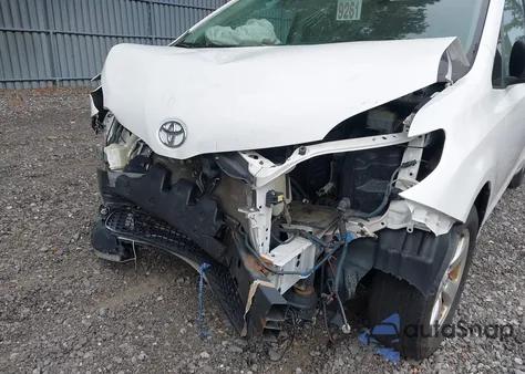 2012 Toyota Sienna Base 7 Passenger из США, поврежденный, VIN 5TDKA3DC1CS011697